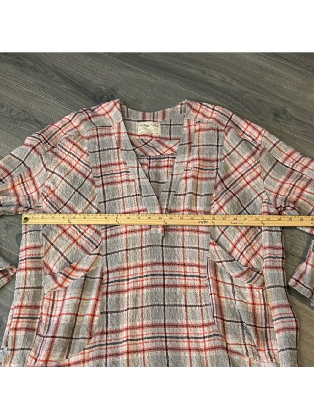 We The Free Shirt Womens L Gray Red Plaid V Neck Tunic Top 3/4 Sleeve Crinkle - Picture 8 of 11
